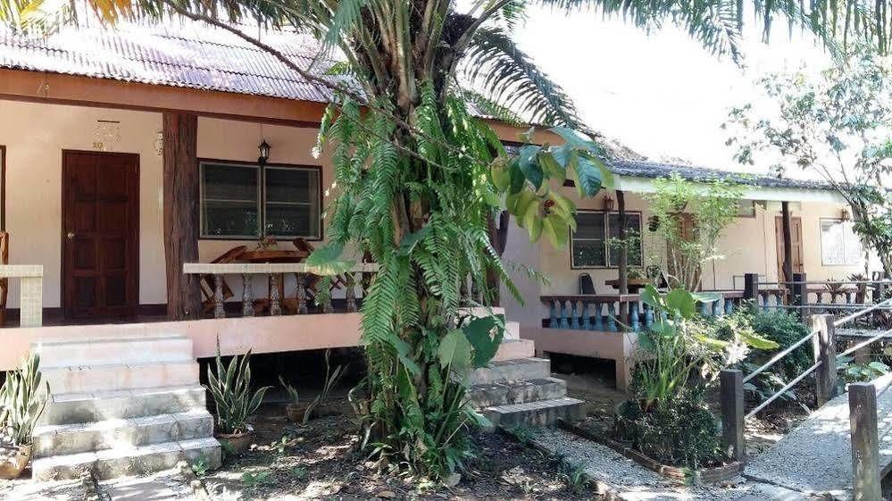 Subtawee Resort Surat Thani Dış mekan fotoğraf